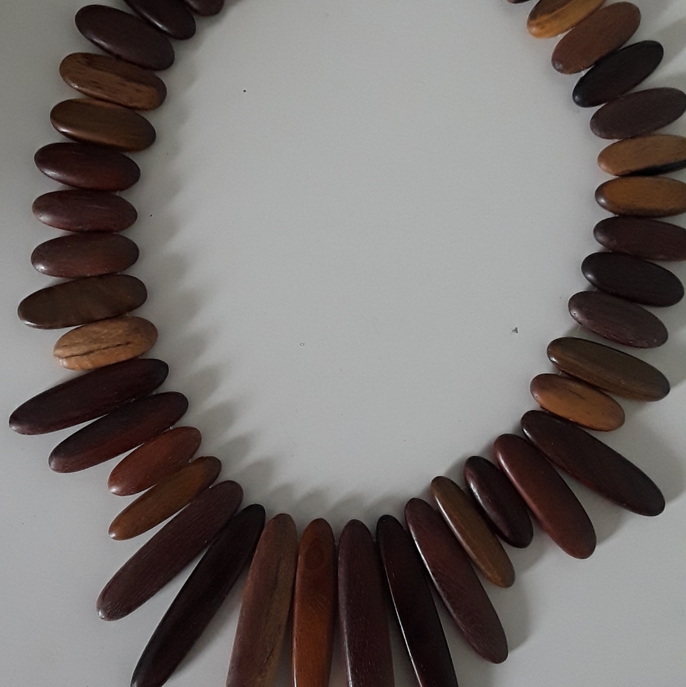Beautiful wooden necklace and bracelet set